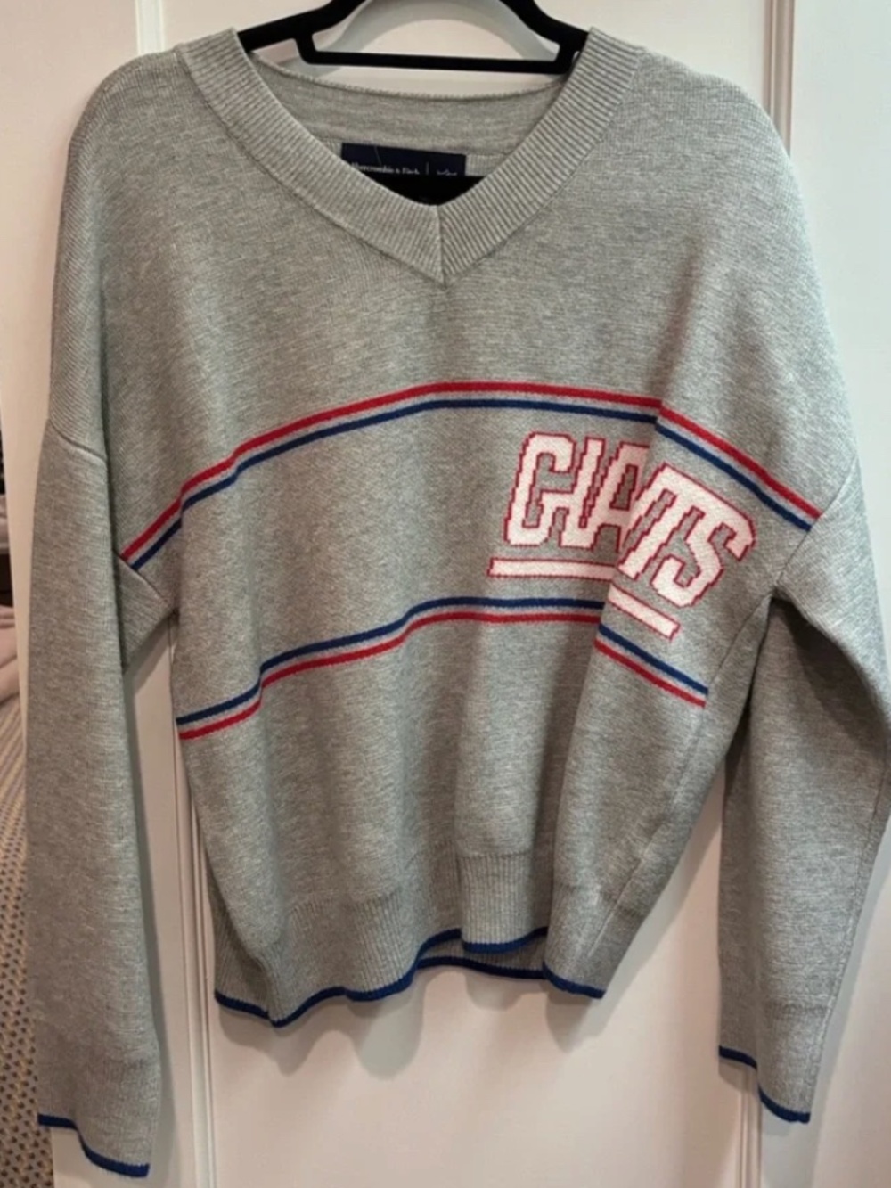 Abercrombie & Fitch NY Giants V-neck sweater small - Picture 2 of 4